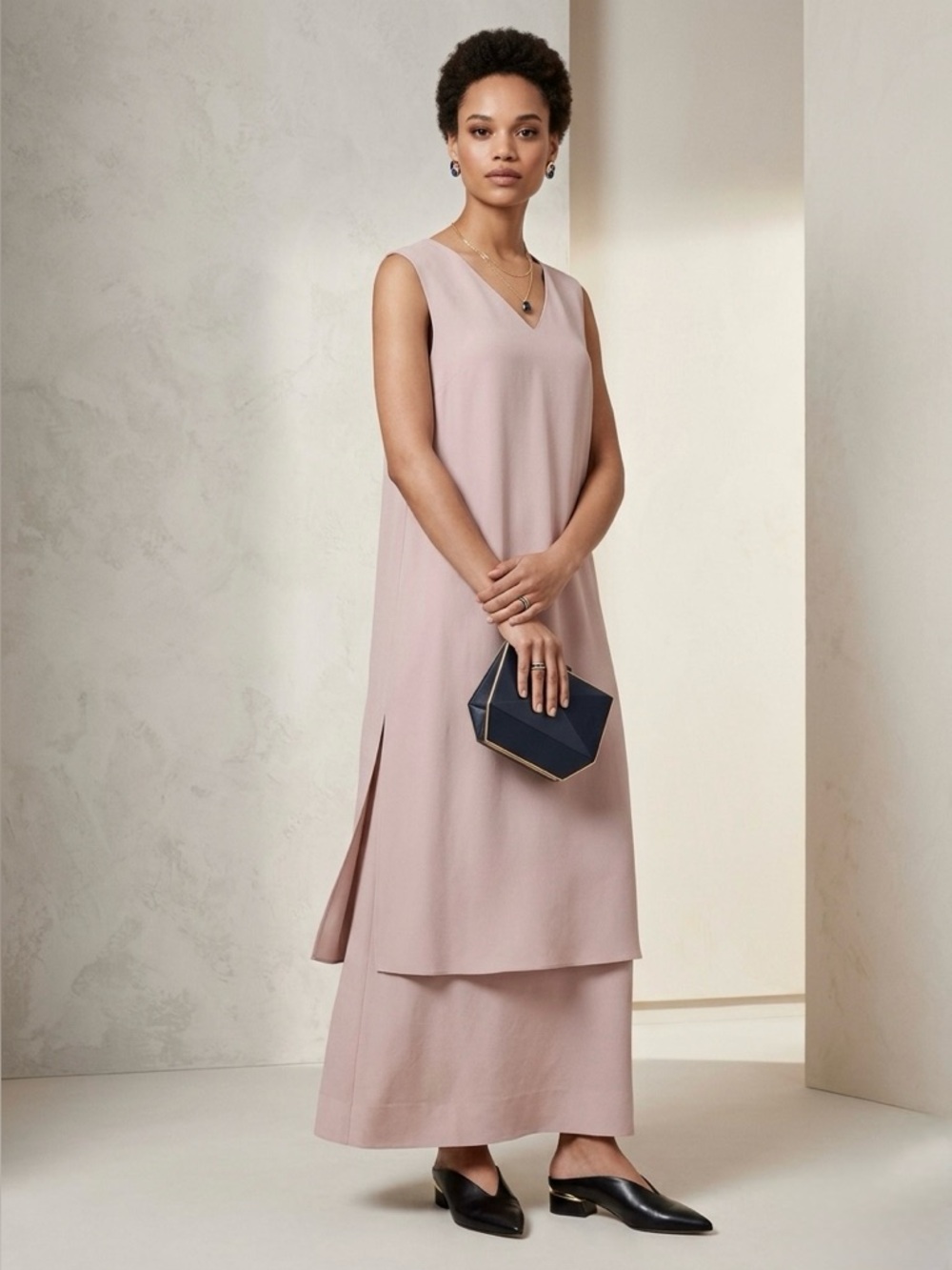 𝙲𝙾𝚂 V-Neck Layered Tank Dress with pockets Light and breezy fabric Size 4